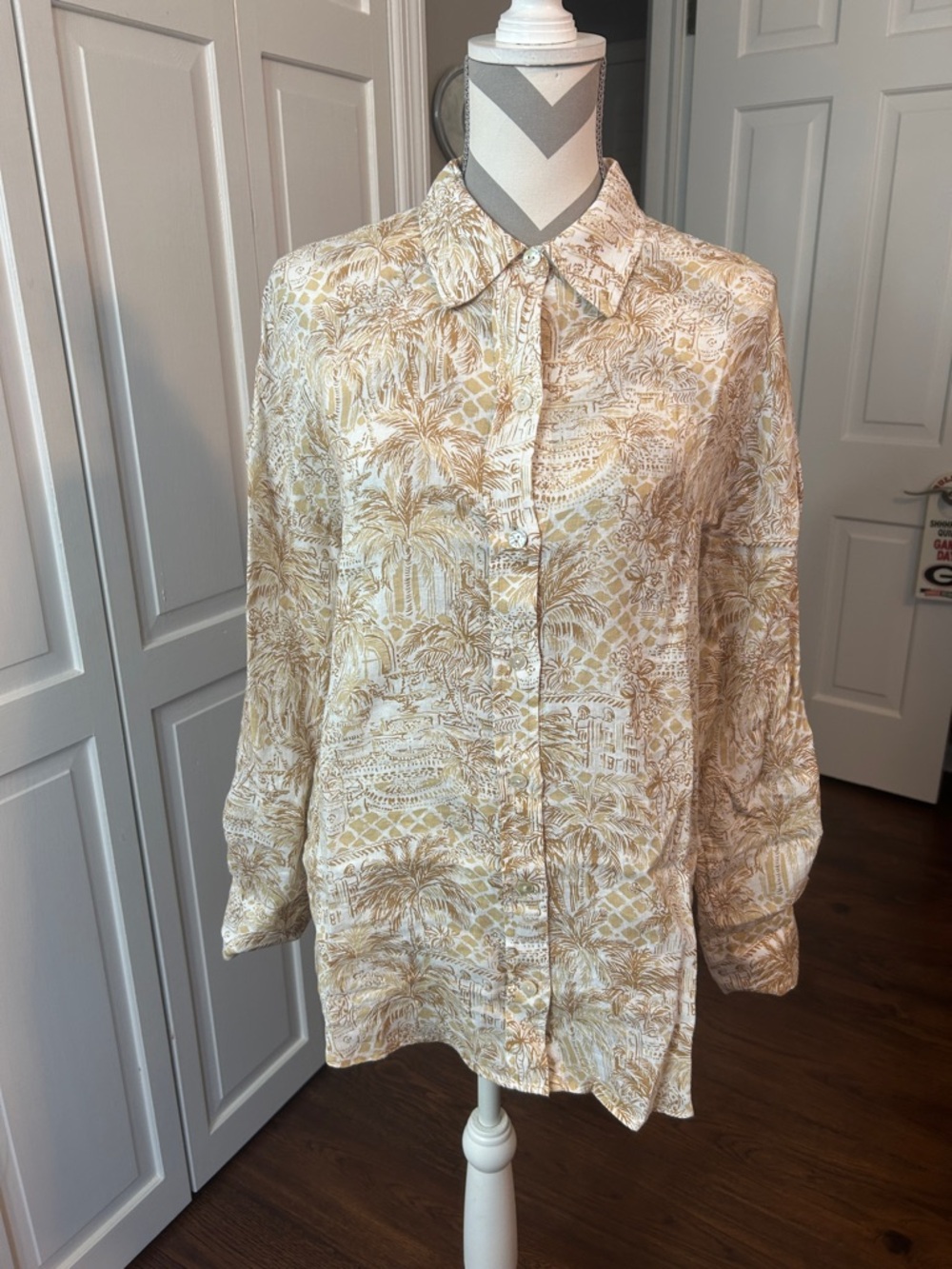 Lilly Pulitzer Cream and Beige Palm-Print Button Down Shirt